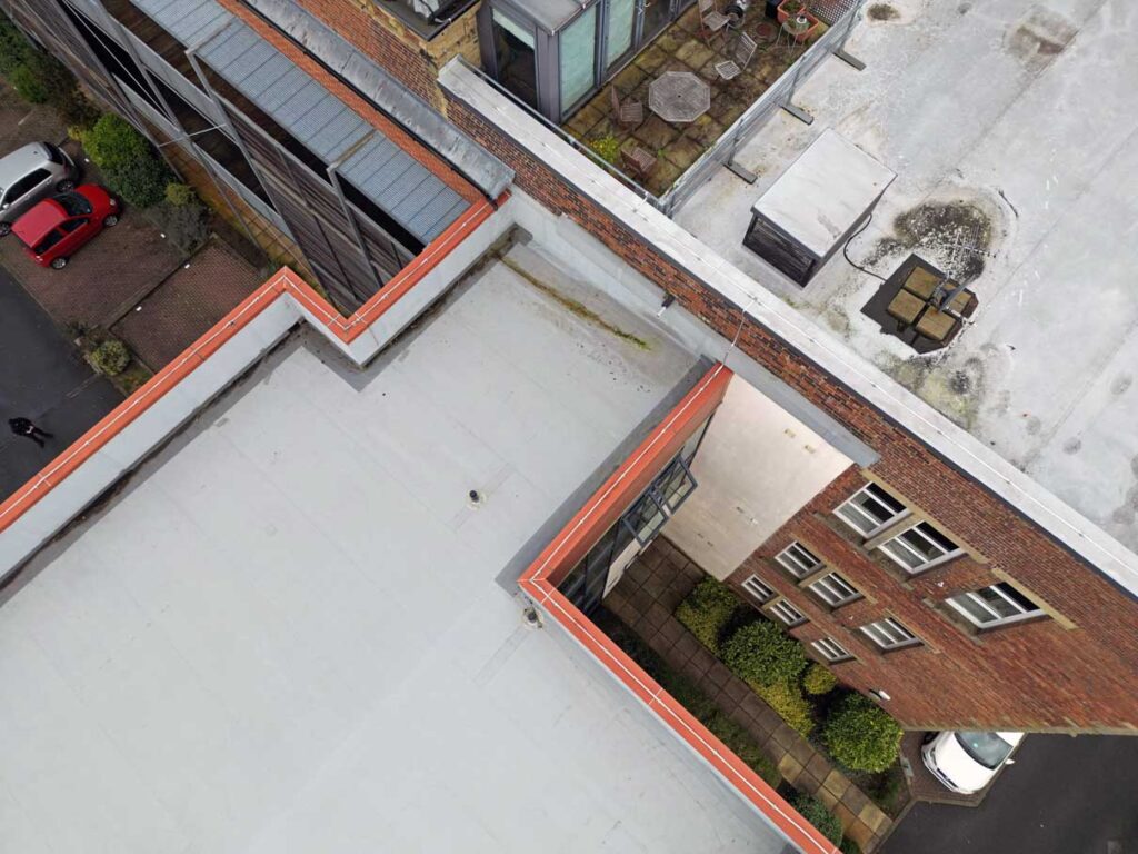 An intersection between two flat roofs